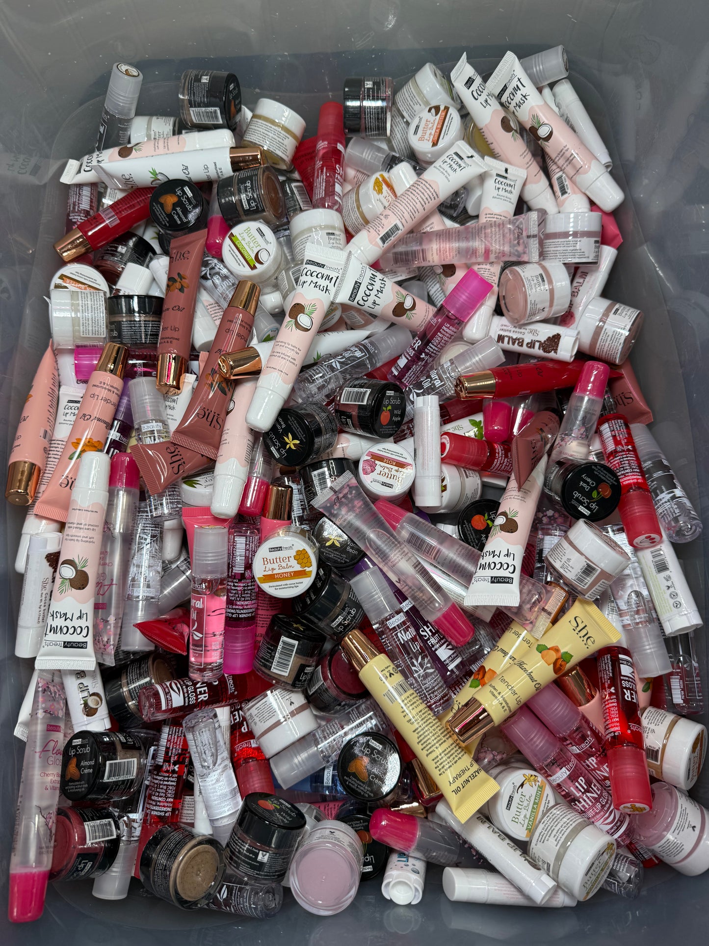 Lip gloss scoops 💋
