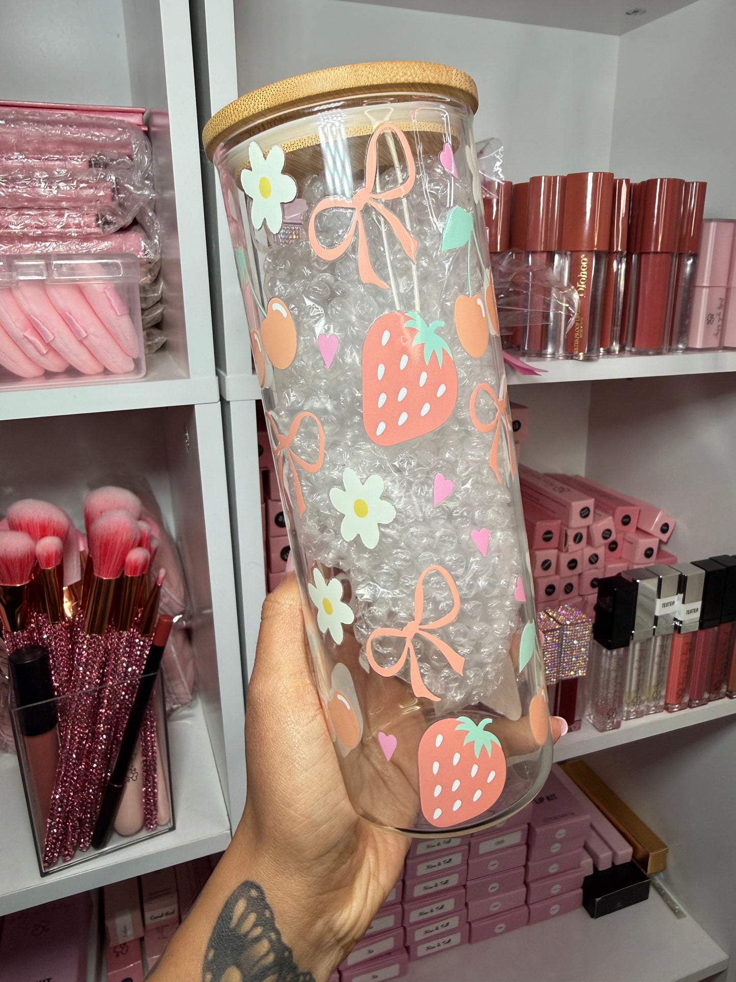 Strawberry bow 25oz glass cup 🍓
