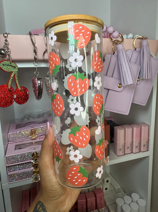 Strawberry glass 25oz cup 💗